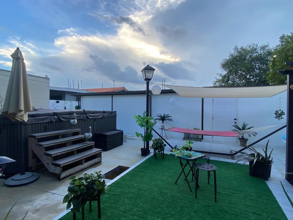 Tiny Place W Private Hot Jacuzzi 7 Min To Miami International Airport Exterior foto